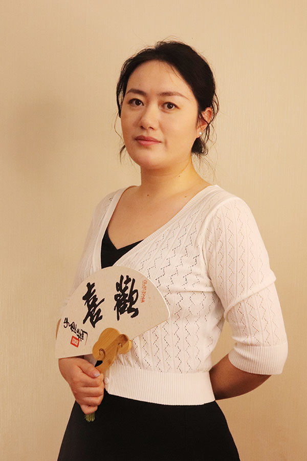 汉滨石亚利 研究生学历,毕业于陕西师范大学